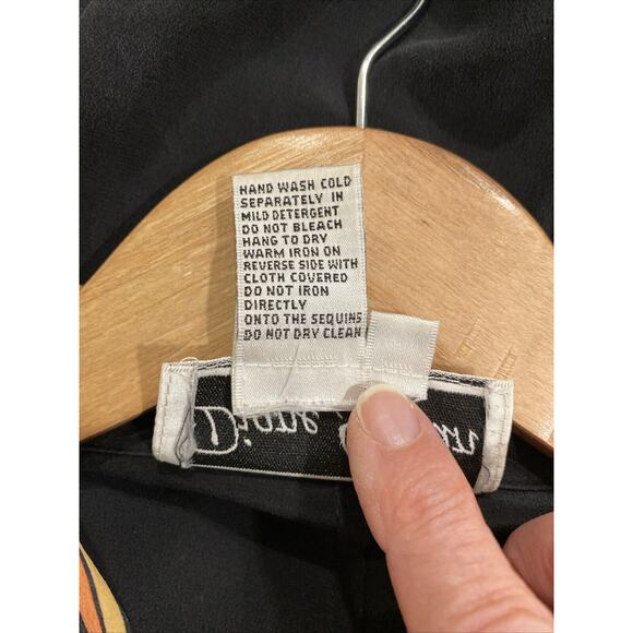 VTG Diane Gilman Size 1X Button Up Silk Blouse in Geometric print design - Picture 8 of 10